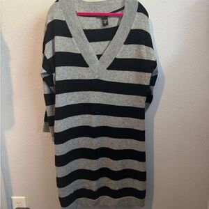 EUC Laundry By Shelli Segal Gray and Black Cashmere Sweater Dress Sz L